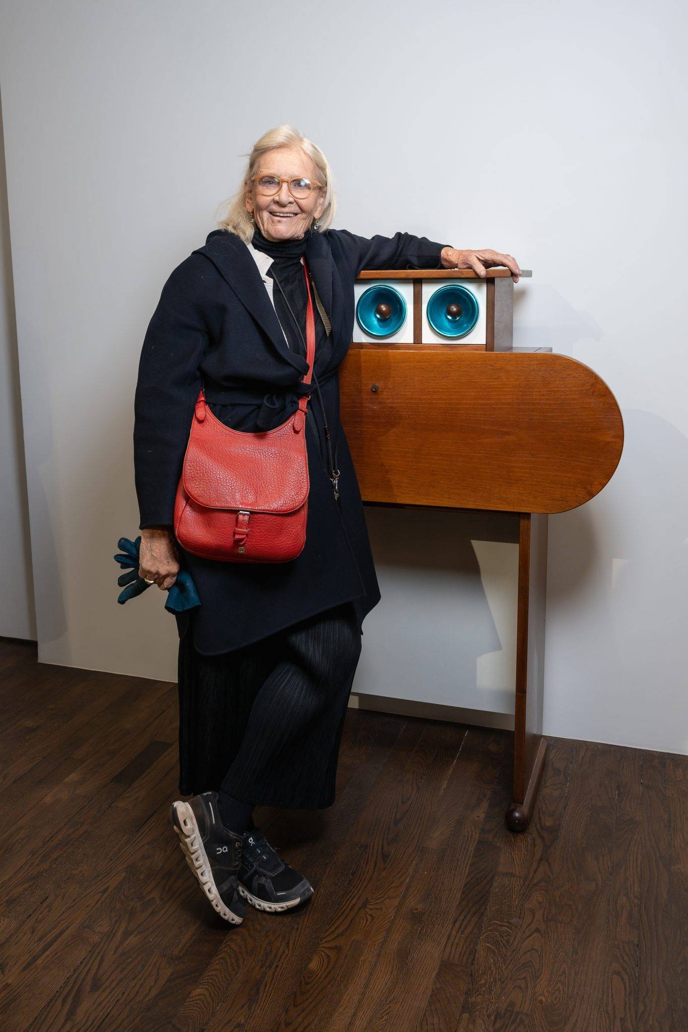  - La galerie Mitterrand regroupe les oeuvres de Sottsass et Warhol dans une exposition événement