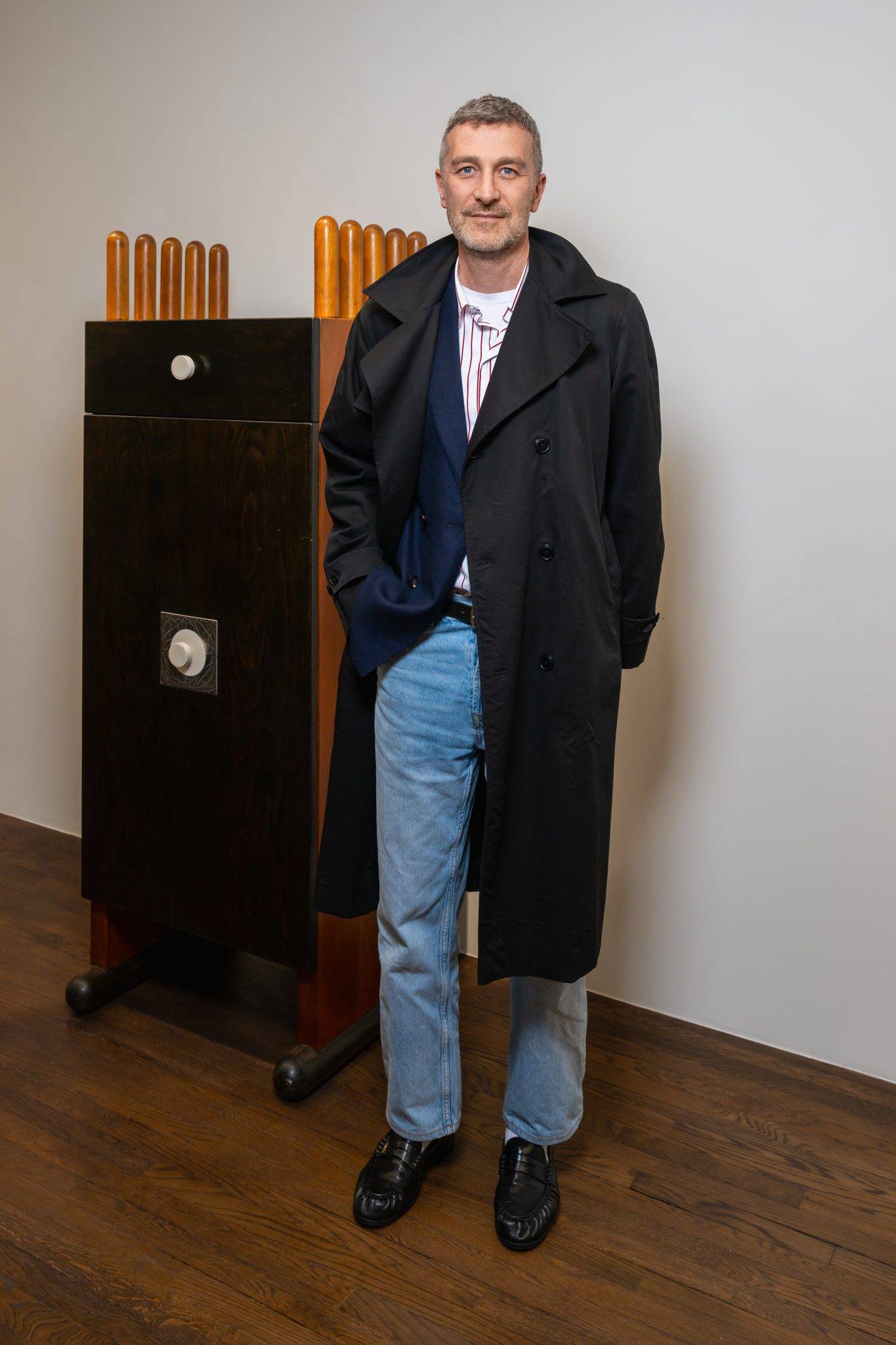  - La galerie Mitterrand regroupe les oeuvres de Sottsass et Warhol dans une exposition événement