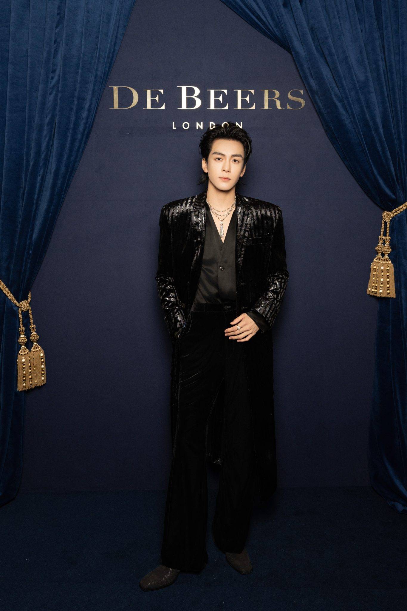  - De Beers Inaugurates its New Flagship Store on Rue de la Paix