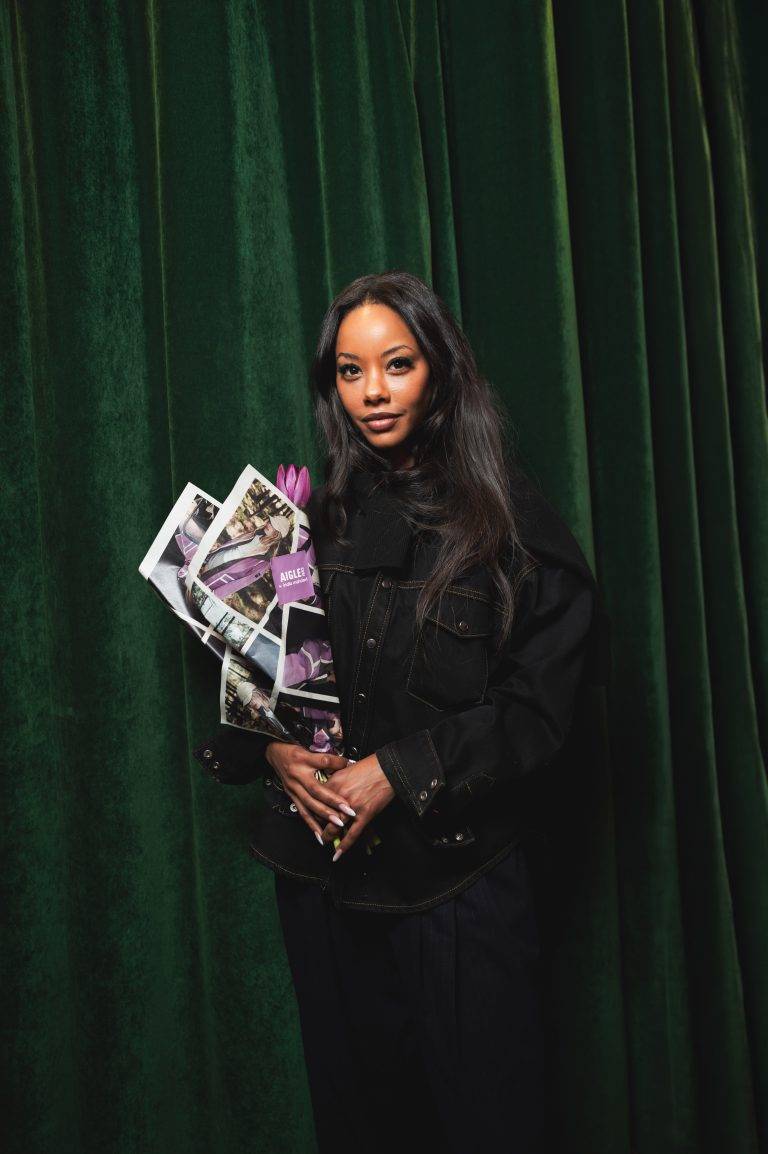  - Entre élégance urbaine et fonctionnalité : la nouvelle collaboration d’Aigle et India Mahdavi