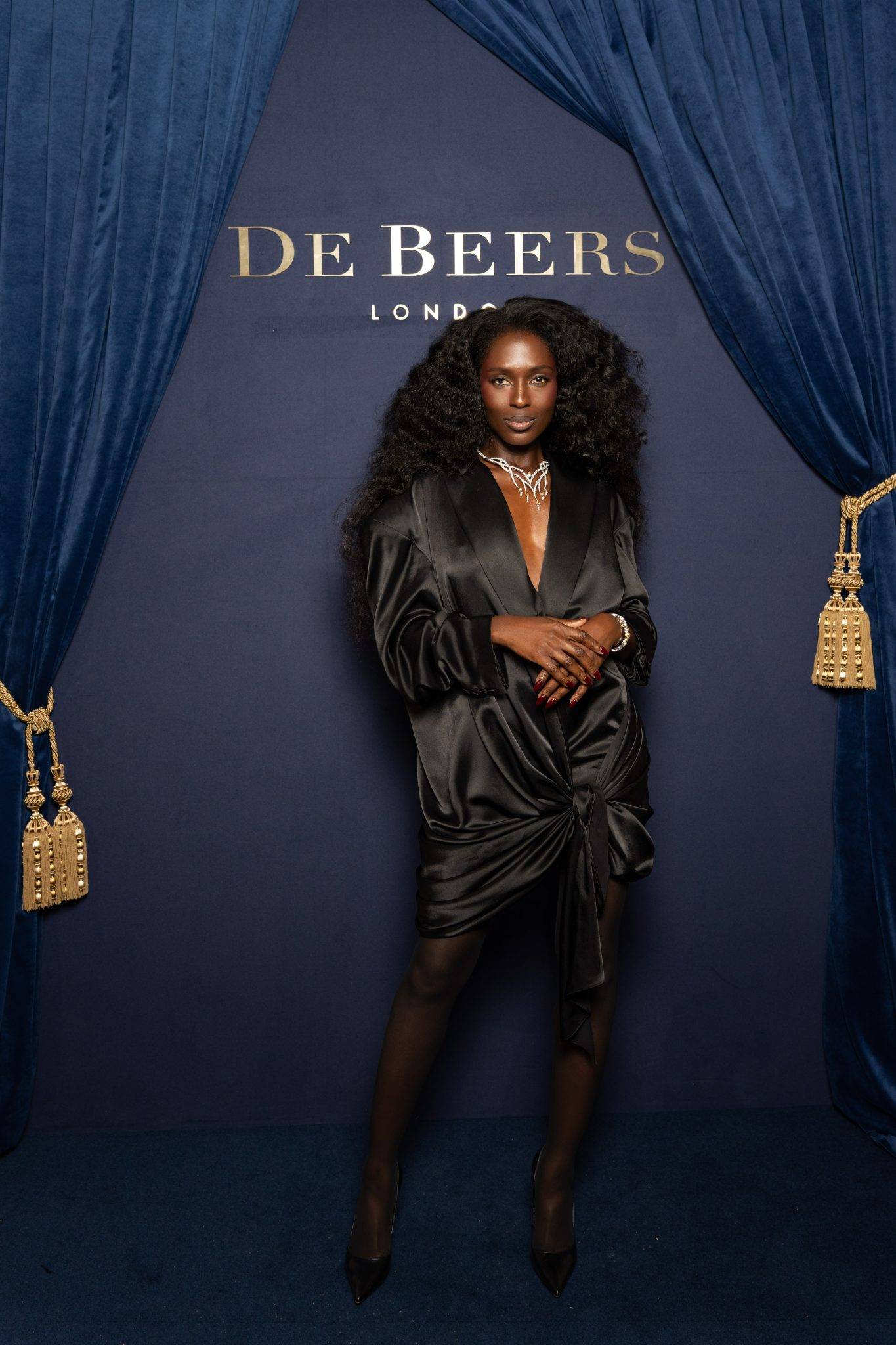  - De Beers Inaugurates its New Flagship Store on Rue de la Paix
