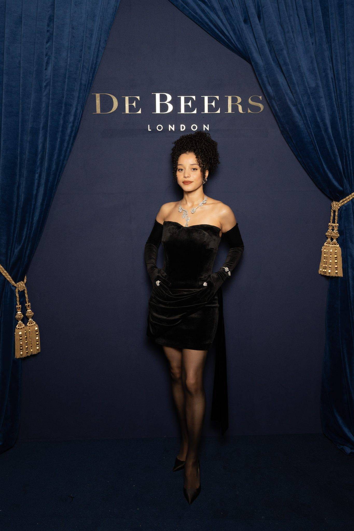  - De Beers Inaugurates its New Flagship Store on Rue de la Paix