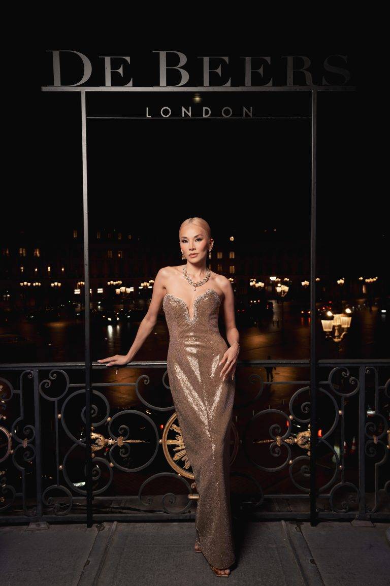  - De Beers Inaugurates its New Flagship Store on Rue de la Paix