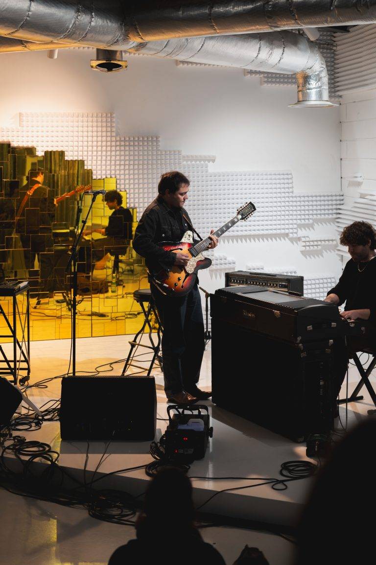  - At the Marché Dauphine, the Futuro Show Ends on a High Note with Jay-Jay Johanson