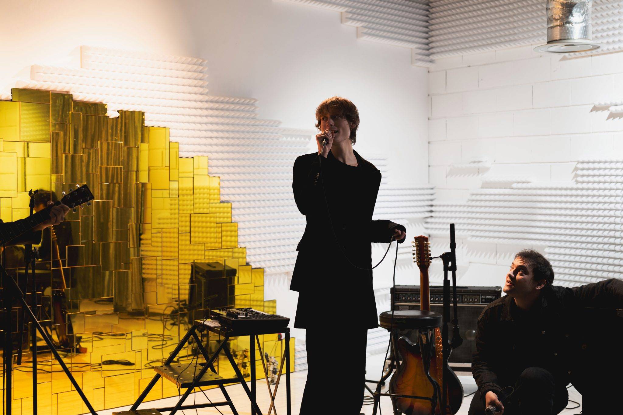  - At the Marché Dauphine, the Futuro Show Ends on a High Note with Jay-Jay Johanson