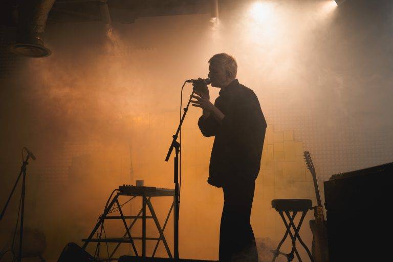  - At the Marché Dauphine, the Futuro Show Ends on a High Note with Jay-Jay Johanson