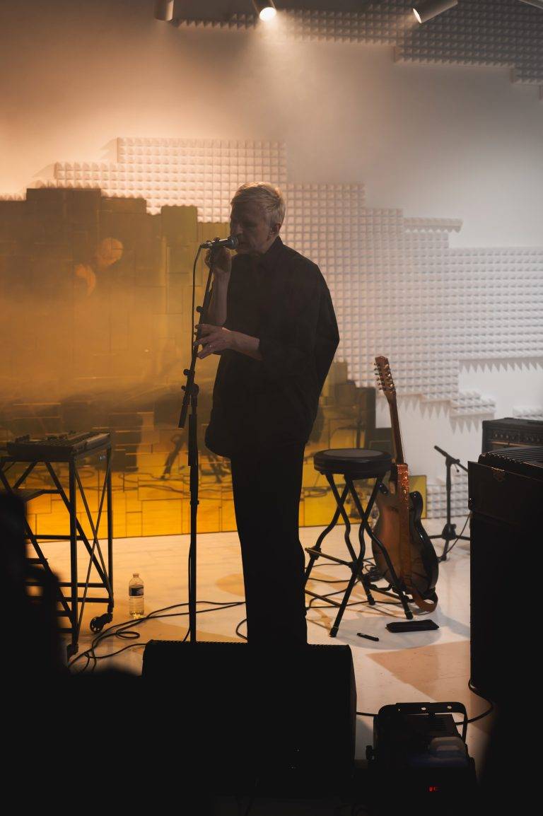  - At the Marché Dauphine, the Futuro Show Ends on a High Note with Jay-Jay Johanson