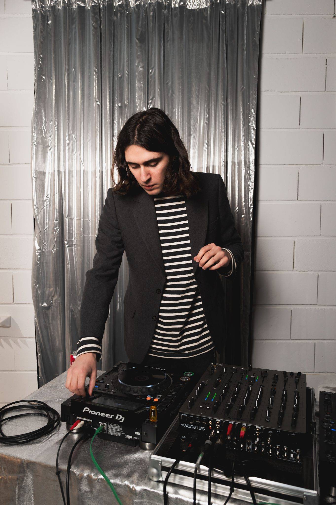  - At the Marché Dauphine, the Futuro Show Ends on a High Note