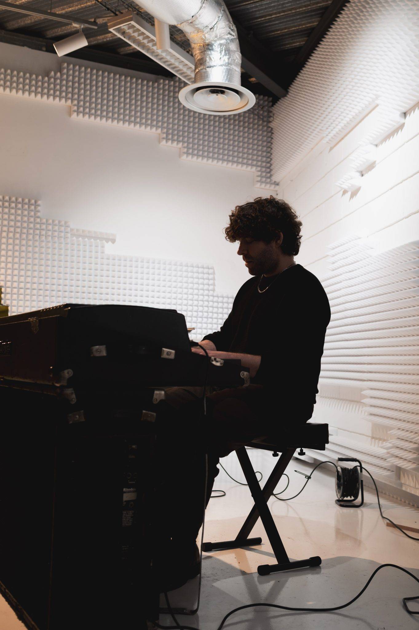  - At the Marché Dauphine, the Futuro Show Ends on a High Note with Jay-Jay Johanson