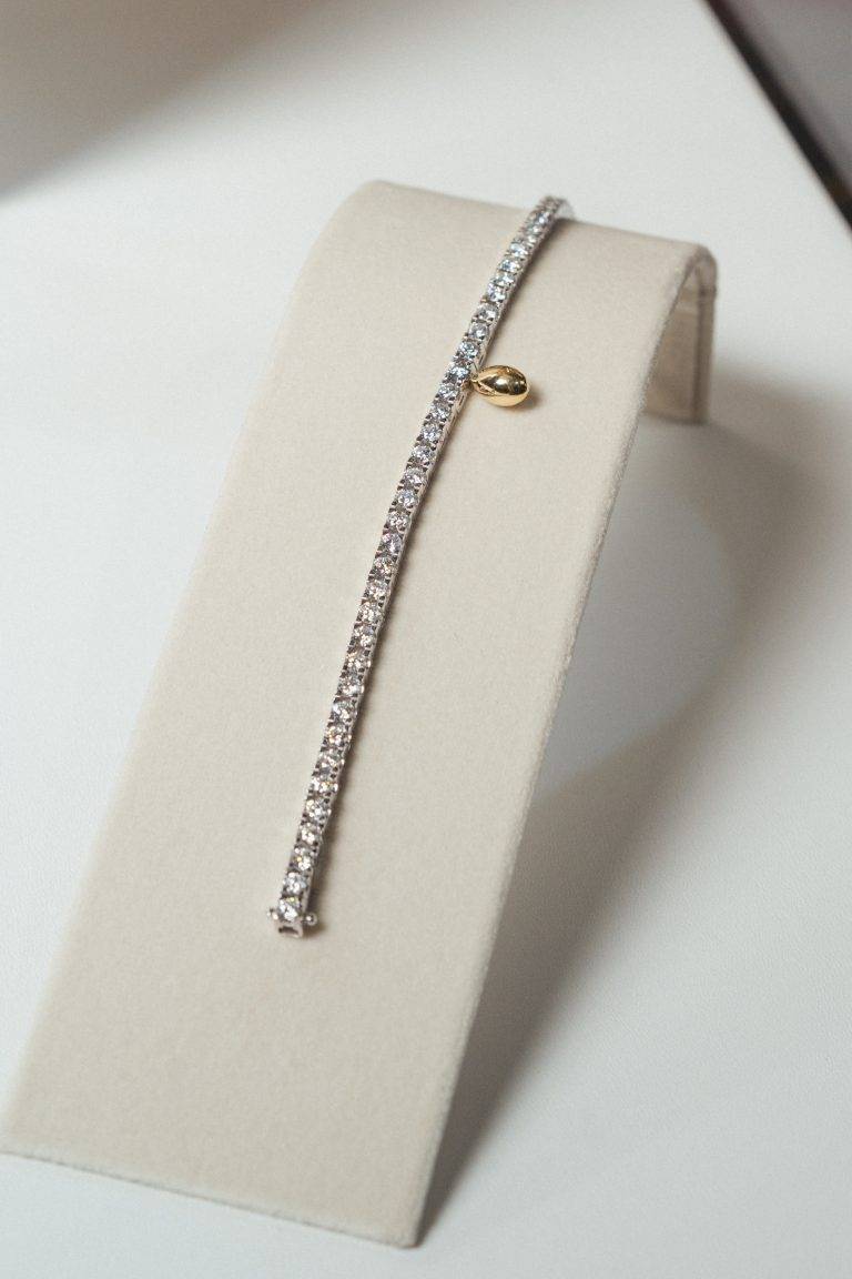 Garatti sublime l’artisanat italien avec ses précieux diamants verts