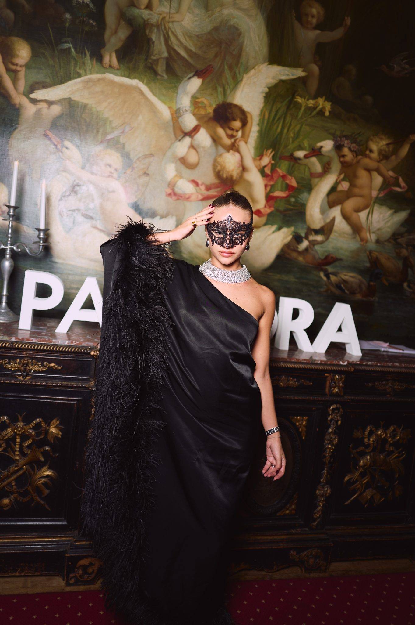  - Pandora and Bridgerton Unveil the Collection “Rules to Love By”