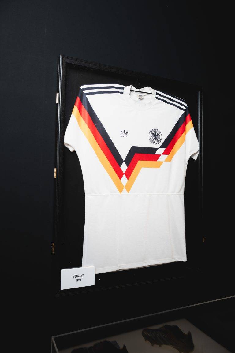 Coca-Cola fait triompher la coupe sur les Champs-Elysées