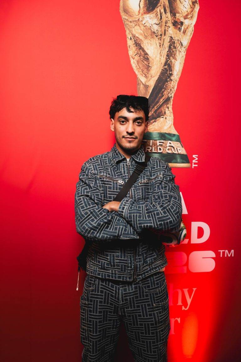  - Coca-Cola fait triompher la coupe sur les Champs-Elysées