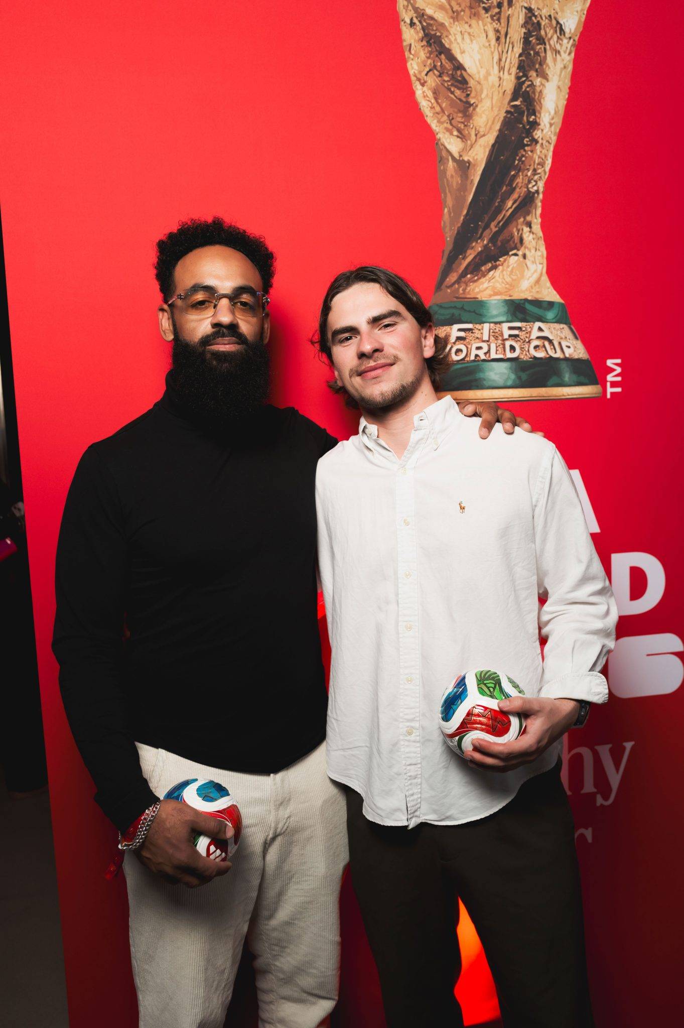  - Coca-Cola fait triompher la coupe sur les Champs-Elysées