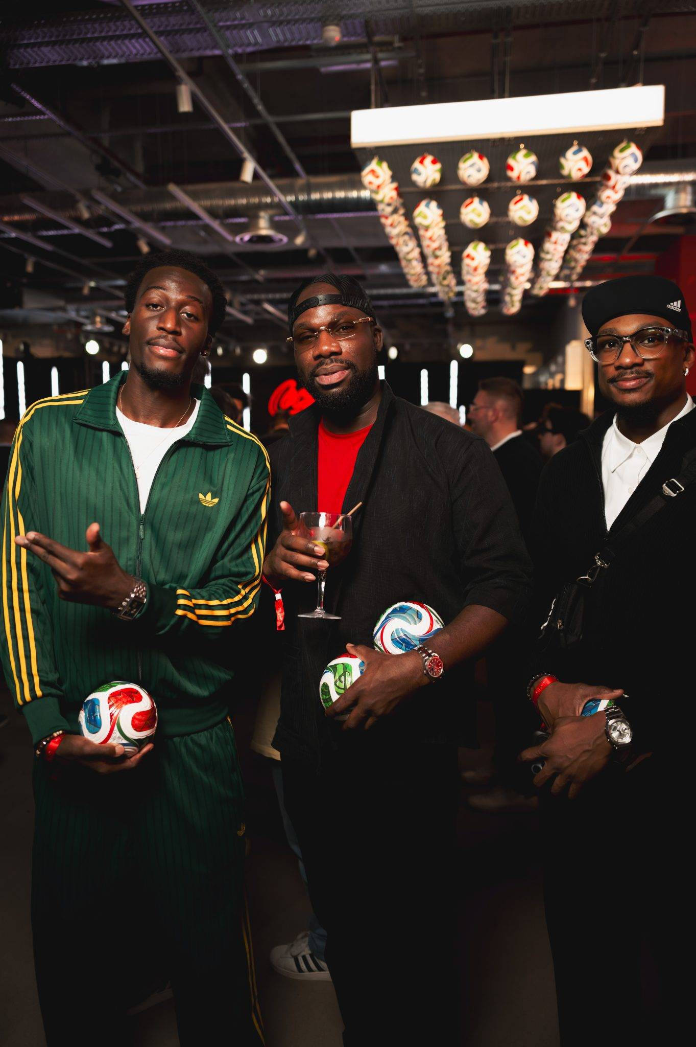  - Coca-Cola fait triompher la coupe sur les Champs-Elysées